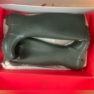 Used tall Hunter Rain boots dark Olive size 8 w